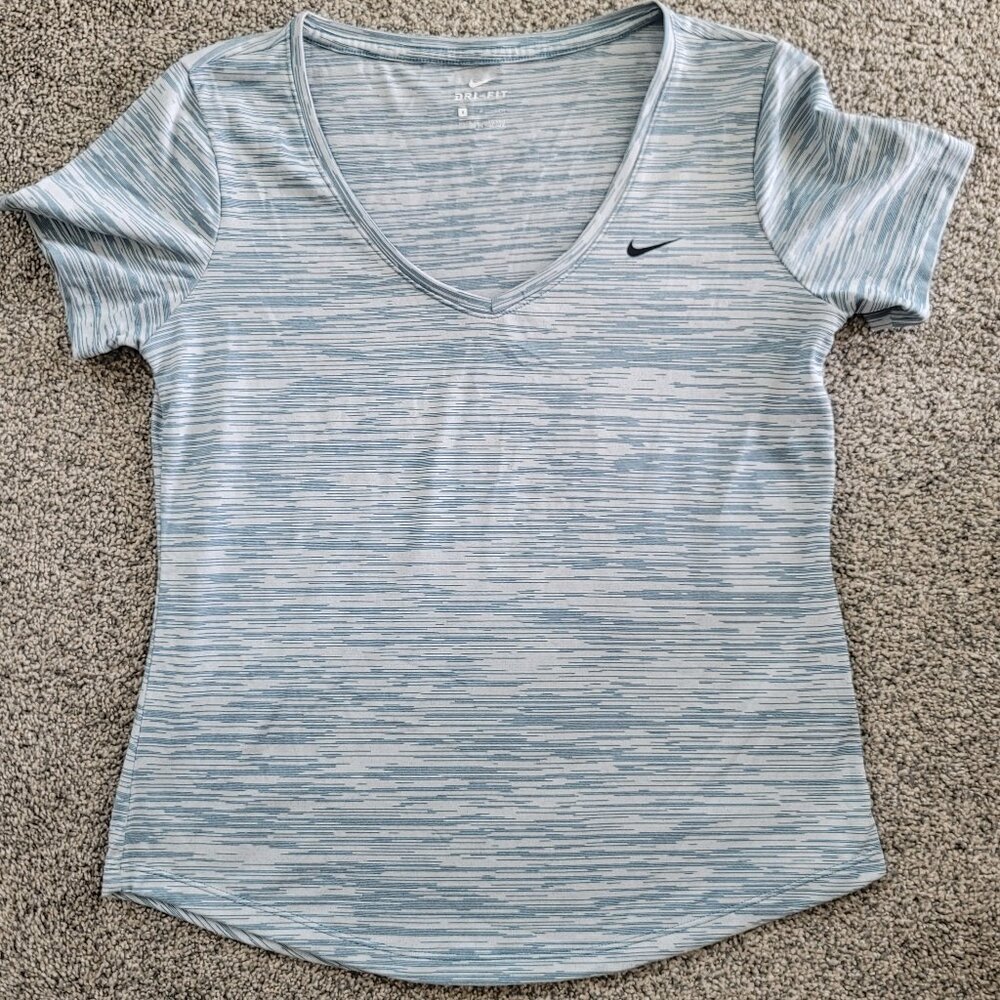 Nike Dri-Fit V-neck T-shirt Small